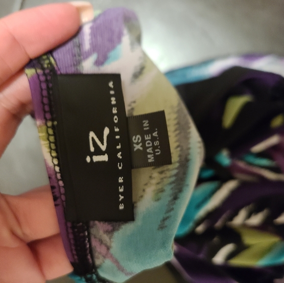 IZ Byer top - Size XS - Picture 3 of 3